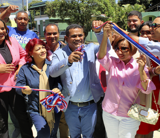 Alcalde Dario Rodríguez inaugura primer gimnasio público de Bonao