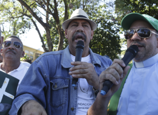 Sacerdotes piden la participación de organizaciones y comerciantes en la marcha por un nuevo hospital