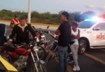 Patrullas de Obras Públicas retienen motocicletas por carreras en autopistas