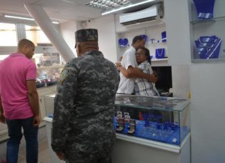 Ladrón degolló una joven atendía joyería El Conde