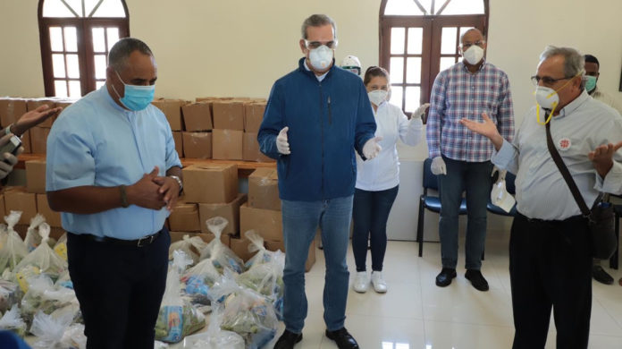 Recorrido de Abinader por San Juan y Bahoruco resalta compromiso social y de fe cristiana