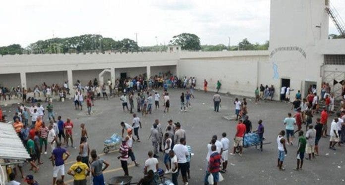 Población carcelaria sigue creciendo con más de 27 mil internos en 42 centros