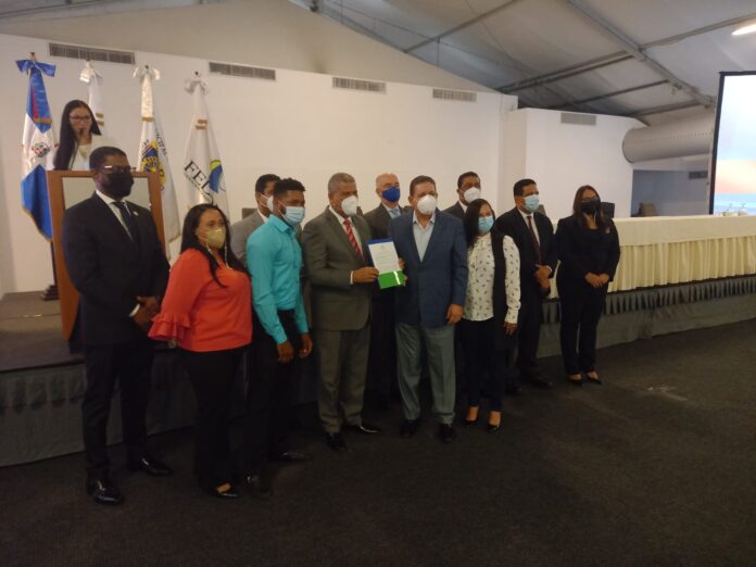 MAP reconoce al Ayuntamiento de Bonao por su ingreso a la ley de carrera administrativa municipal