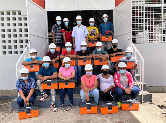 Edenorte concluyó el Plan de Formación de Electricistas Comunitarios