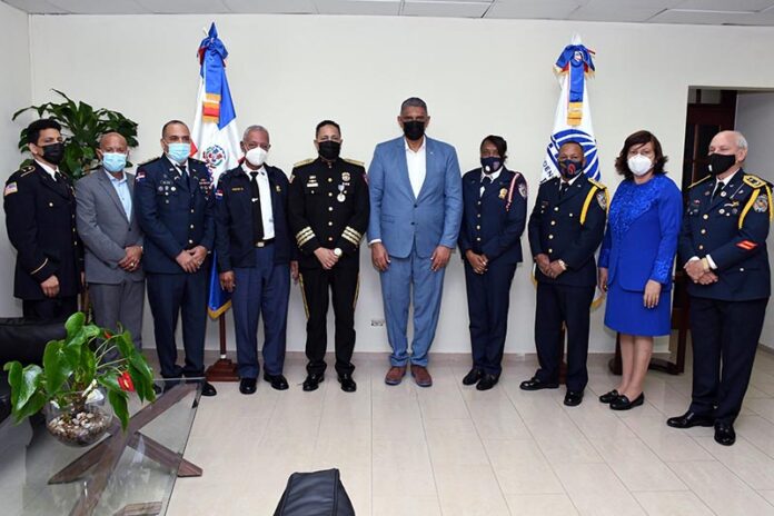 Expertos de Estados Unidos iniciarán capacitación a bomberos dominicanos