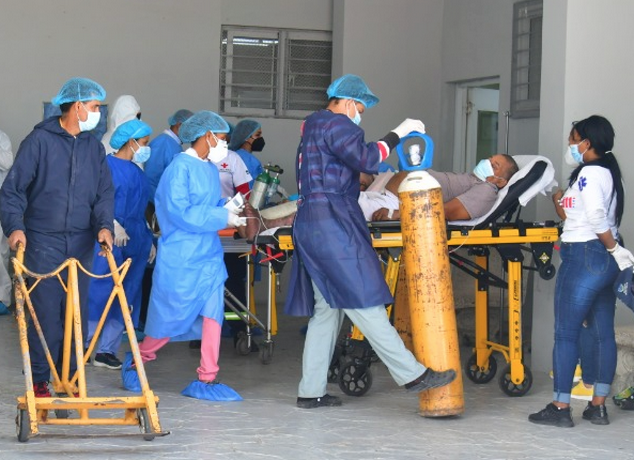 Casos activos de Covid treparon de ocho mil a 40,000 en 13 días