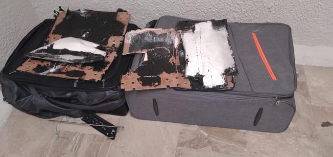 DNCD ocupa dos kilos de cocaína y apresa a dos personas en aeropuerto de Punta Cana