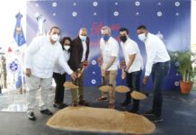 Presidente Abinader y director del INAPA, Wellington Arnaud, dieron ayer primer palazo para construcción alcantarillado sanitario provincia Hato Mayor, a un costo de RD$374,250,000