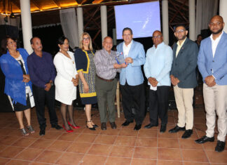 Alcalde Eberto Núñez entrega Llave de la Ciudad al presidente de la Fundación Tallaj