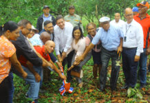 Alcalde Eberto Núñez deja iniciados trabajos de construcción de la cancha mixta en el sector Las Palmas de Bonao