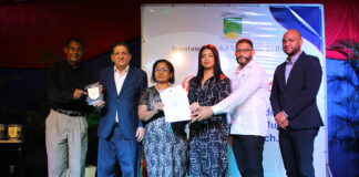 Alcalde Eberto Núñez encabeza acto de entrega Premio al Mérito Magisterial 2023 a 10 educadores de Bonao