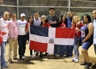 Por todo lo alto inauguran XI torneo de softbol “Estrellas de Alex Luna y Ramón Rosario”