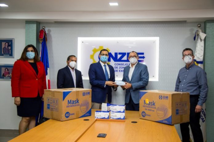 Gobierno recibe más de 700 mil mascarillas para enfrentar Coronavirus; Aeropuerto Cibao y empresa Gildan hacen el donativo