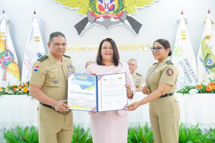 FOTO DIRECTORA DE INFOTEP