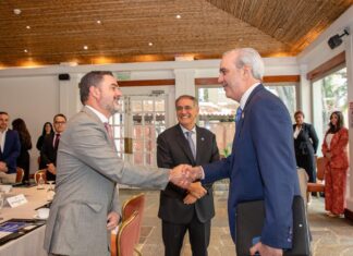 Presidente Abinader sostiene encuentro con empresarios en Costa Rica organizado por la Embajada Dominicana