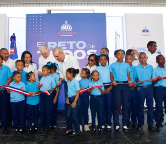 Desde Jimaní, el presidente Abinader convoca a toda la comunidad educativa a iniciar el lunes el año escolar
